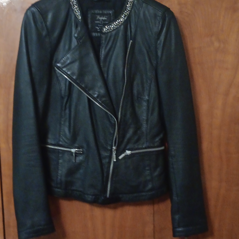 Jacket - Picture 2 of 9